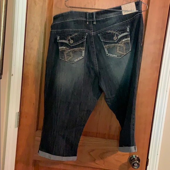 Hydraulic Pants & Jumpsuits Hydraulic Jean Capris Poshmark